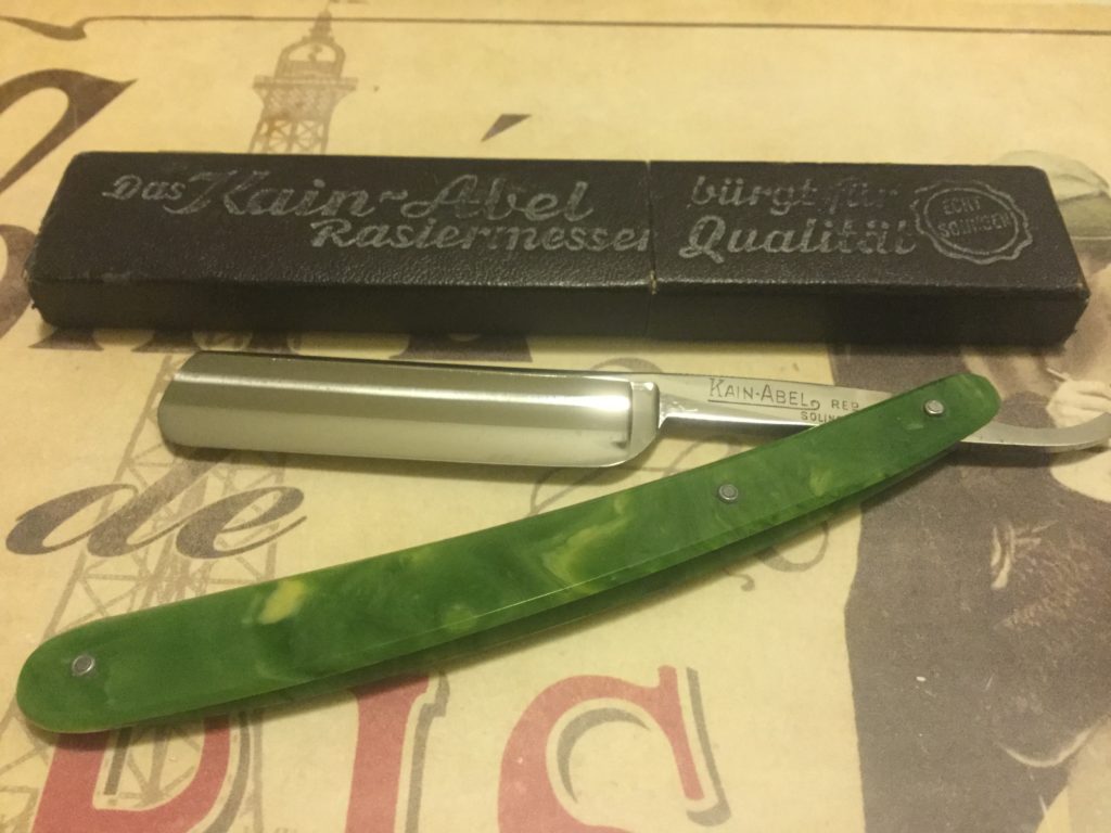 Das Kain-Abel Rasiermesser, grün marmoriert, Vorderseite